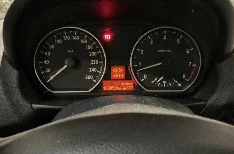 BMW SERIE 1 E87 PHASE 2 LCI 130i 3.0 6 CYLINDRES 265 PACK M SPORT / 5 Pts TOIT OUVRANT - Garantie1an