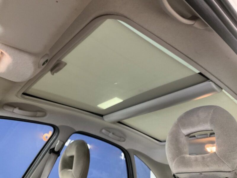 CITROEN PICASSO XSARA 1.6 HDI 90 1ERE MAIN EXCLUSIVE / 82 200 Kms TOIT OUVRANT ATTELAGE Garantie1an