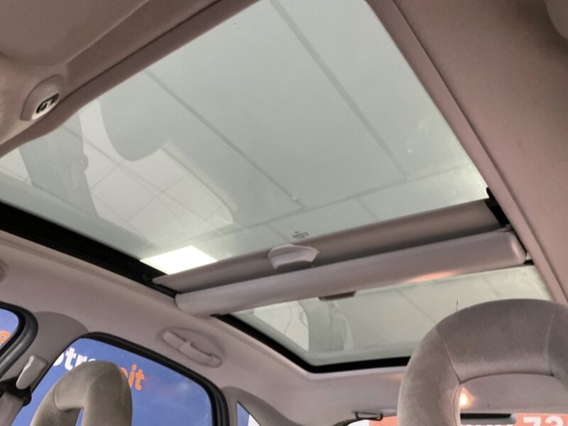 CITROEN PICASSO XSARA 1.6 HDI 90 1ERE MAIN EXCLUSIVE / 82 200 Kms TOIT OUVRANT ATTELAGE Garantie1an