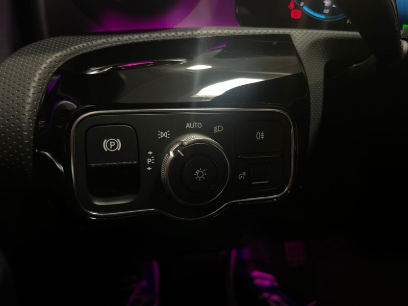 MERCEDES CLA 250 e 218cv Pack AMG Toit Ouvrant , Caméra , Siege électrique , 