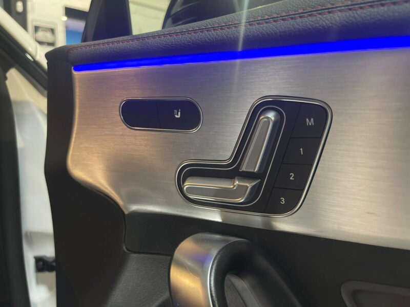 MERCEDES CLA 250 e 218cv Pack AMG Toit Ouvrant , Caméra , Siege électrique , 