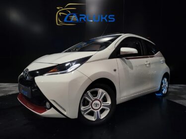 TOYOTA  AYGO 1.0  69cv / FINITION GLAM /TOIT OUVRANT / BVA