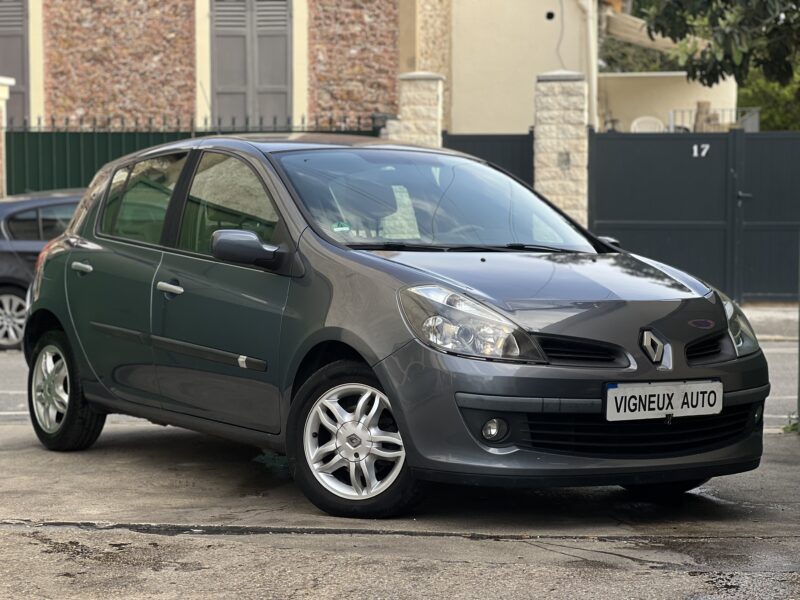 RENAULT CLIO 1.6 PRIVILEGE PAYER EN 4X