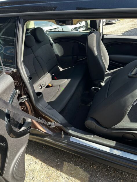 MINI MINI CLUBMAN 2011