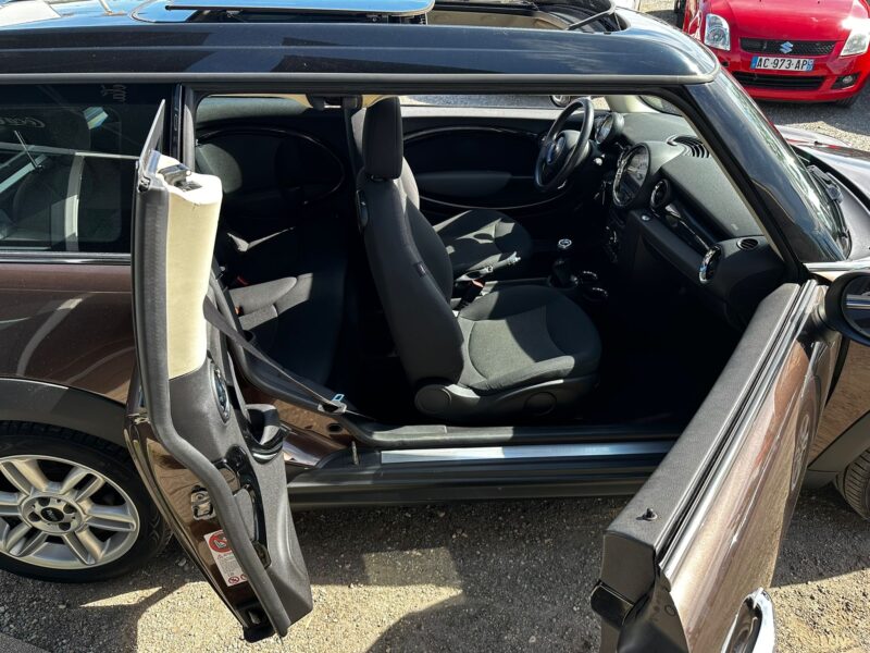 MINI MINI CLUBMAN 2011