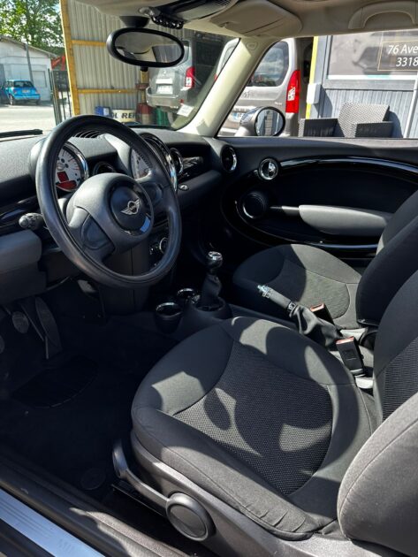 MINI MINI CLUBMAN 2011
