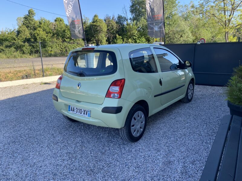 RENAULT TWINGO II 2009