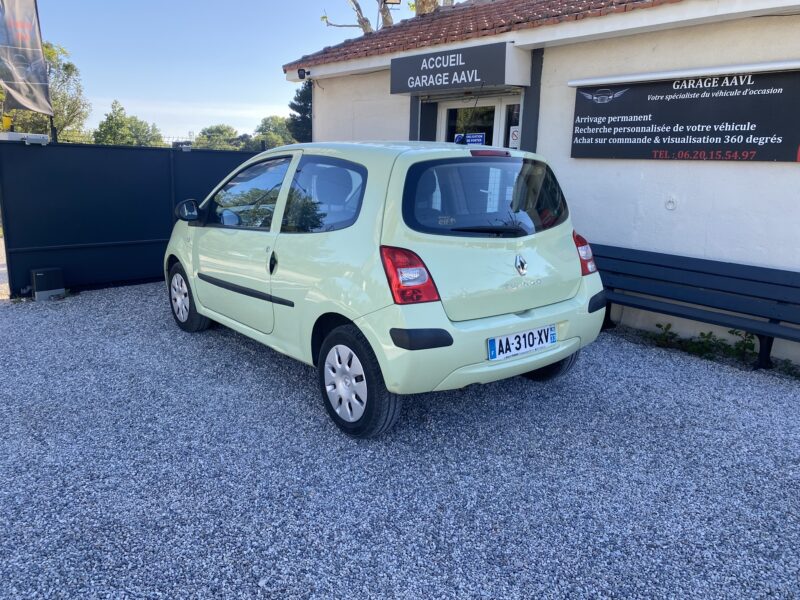 RENAULT TWINGO II 2009