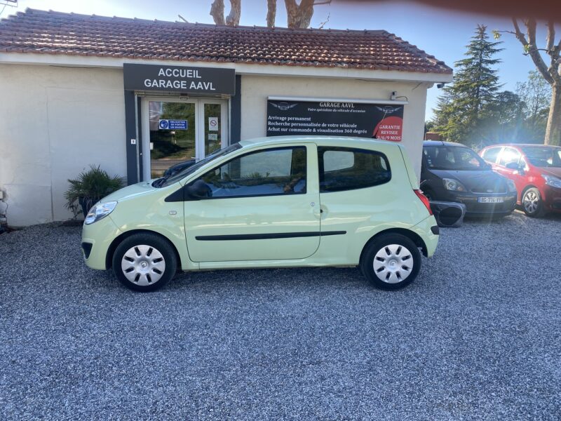 RENAULT TWINGO II 2009