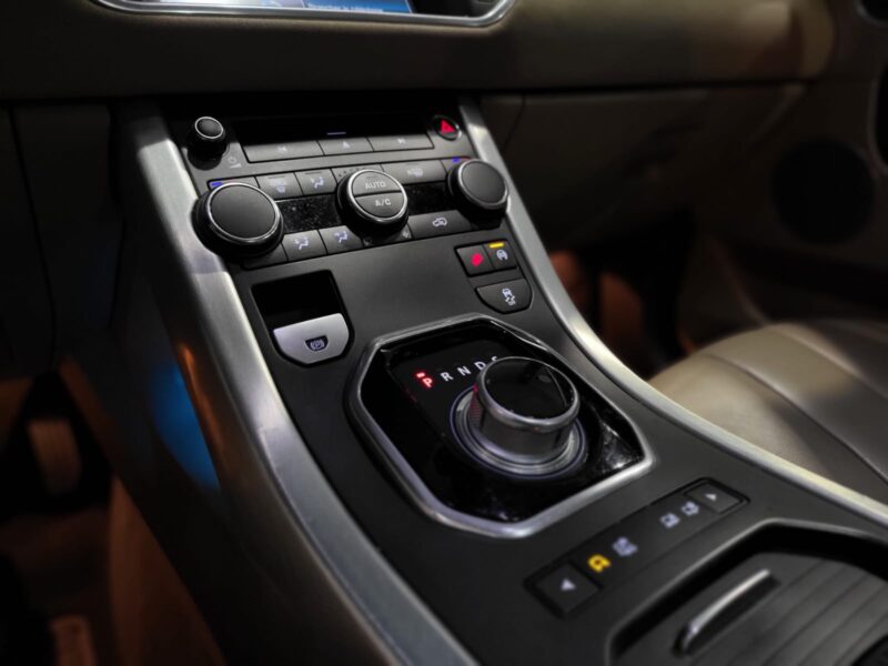 LAND ROVER RANGE ROVER EVOQUE 2.2 TD4 4x4 150cv Toit Panoramique, Caméra , Interieur Cuir