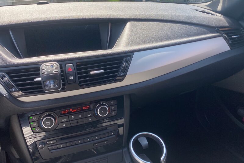 BMW X1 18D X-Drive Executive 143ch boite auto