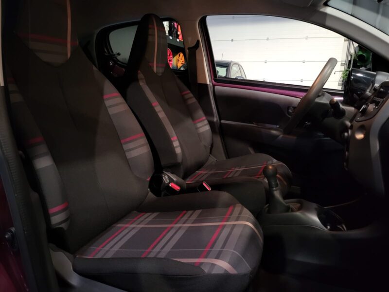 PEUGEOT 108 1.0 VTi 69cv 5 Portes ACTIVE FAIBLE KM