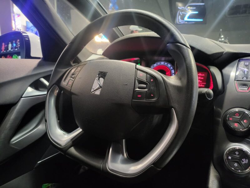 CITROEN DS52.0 HDi 160 SO CHIC // TOIT PANORAMIQUE , CAMERA