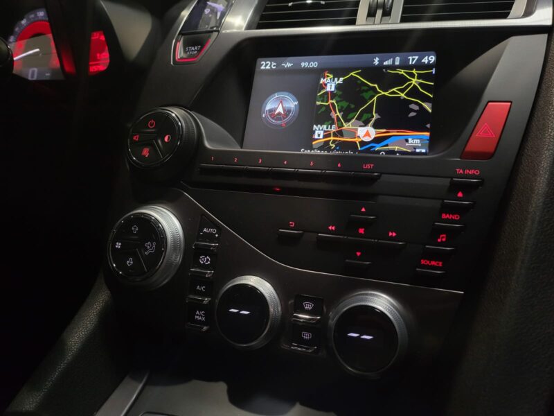 CITROEN DS52.0 HDi 160 SO CHIC // TOIT PANORAMIQUE , CAMERA