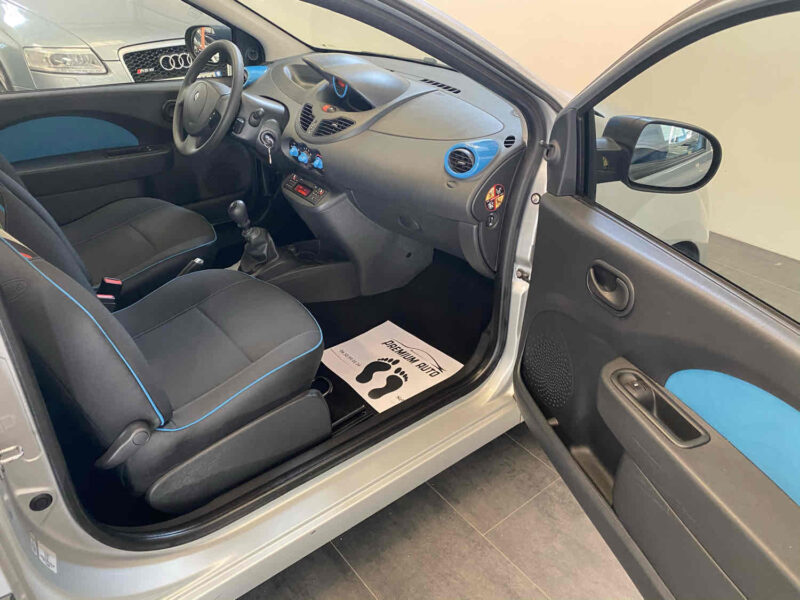 RENAULT TWINGO II 2012