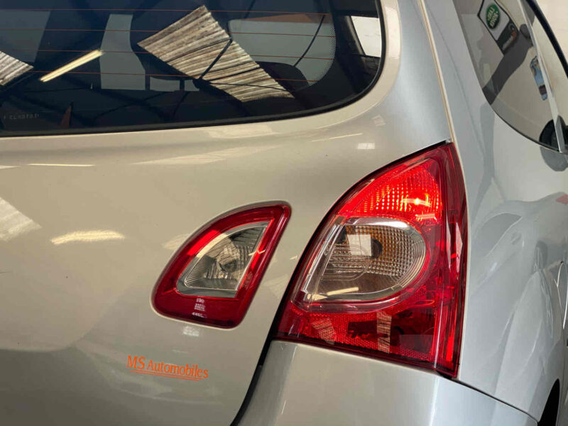 RENAULT TWINGO II 2012
