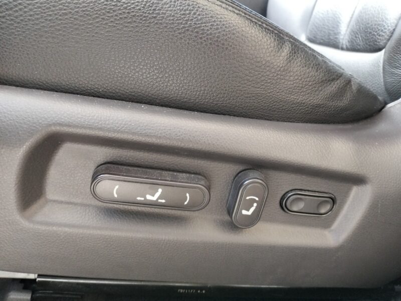 HYUNDAI SANTA FE II 2.2 CDRI 197 Cv 4WD PREMIUM 7 PLACES / BVA CUIR GPS Toit Ouvrant - Garantie1an