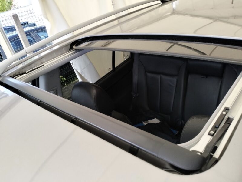 HYUNDAI SANTA FE II 2.2 CDRI 197 Cv 4WD PREMIUM 7 PLACES / BVA CUIR GPS Toit Ouvrant - Garantie1an