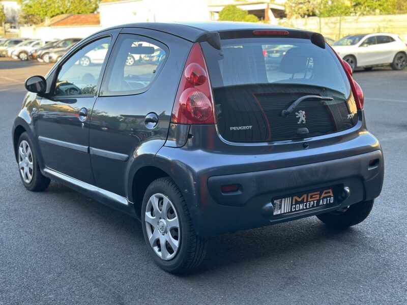 PEUGEOT 107 2009