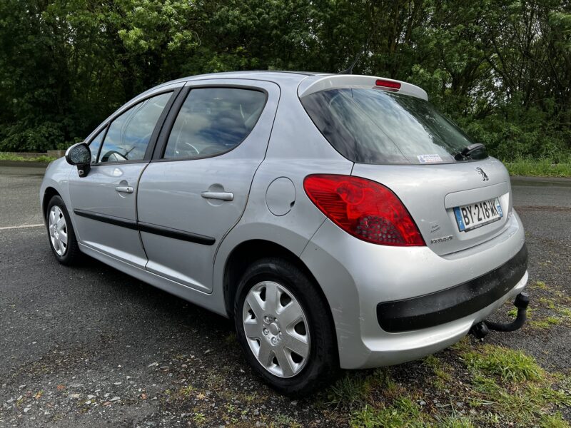 PEUGEOT 207 2009