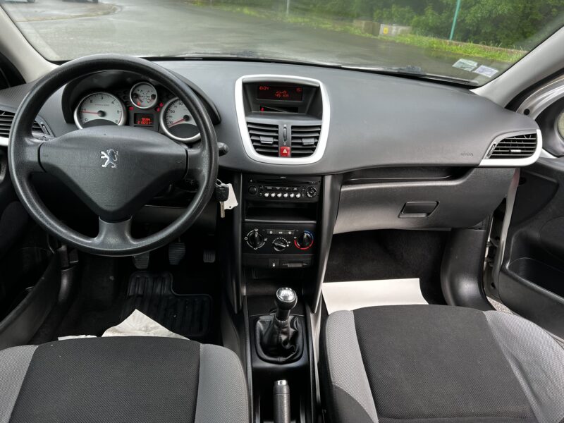 PEUGEOT 207 2009