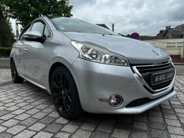 PEUGEOT 208 2013