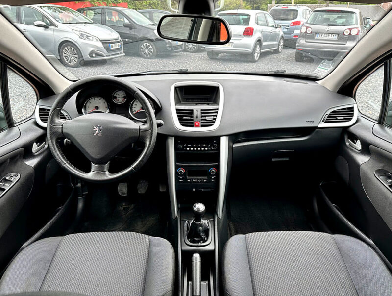 PEUGEOT 207 2011