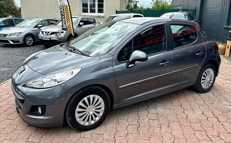 PEUGEOT 207 2011