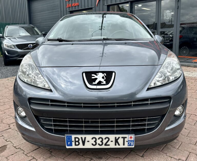 PEUGEOT 207 2011