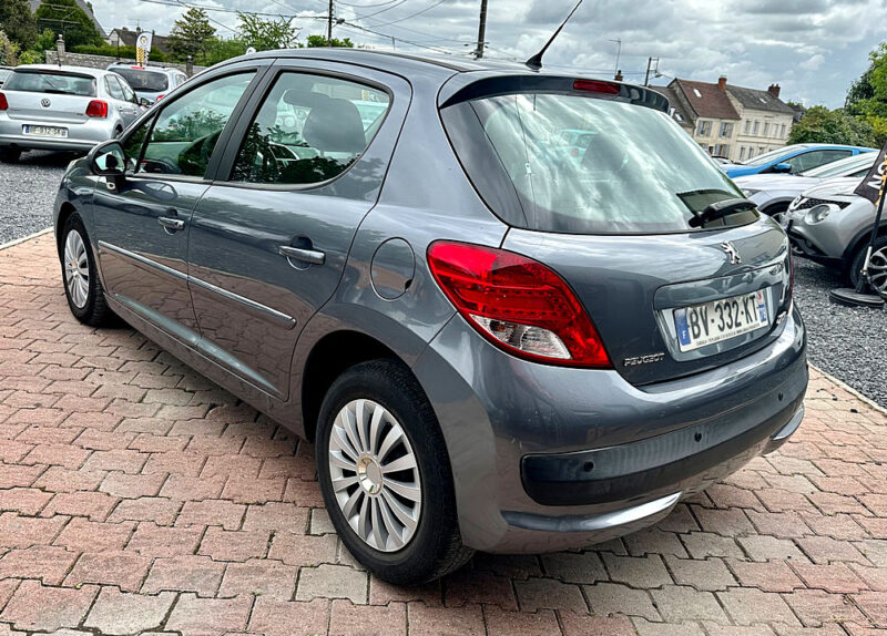 PEUGEOT 207 2011