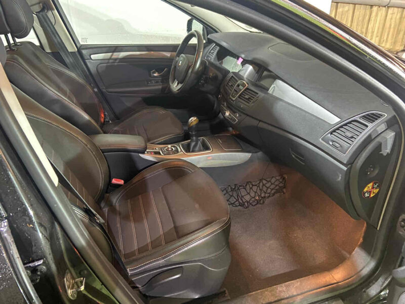 RENAULT LAGUNA III 2011 2.0 131cv