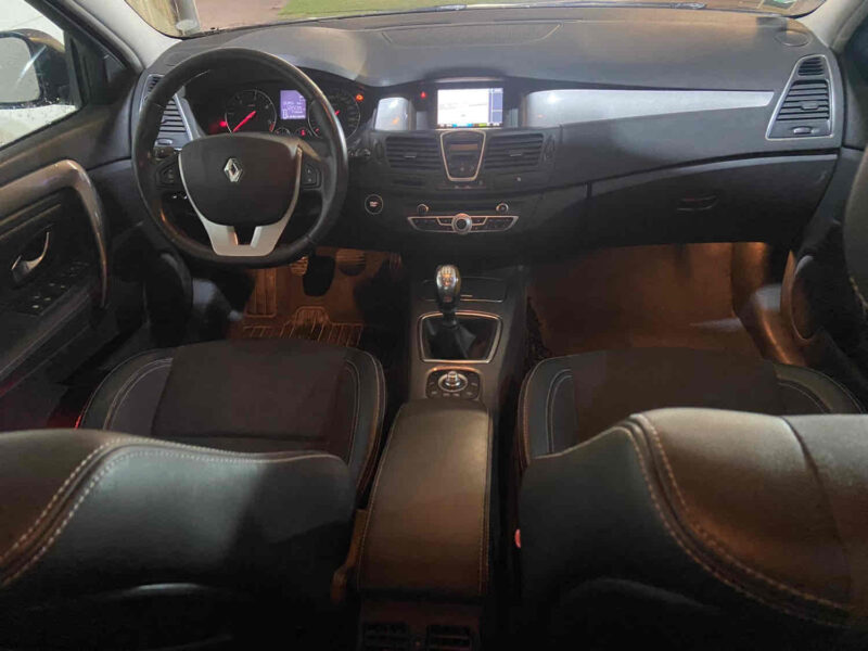 RENAULT LAGUNA III 2011 2.0 131cv