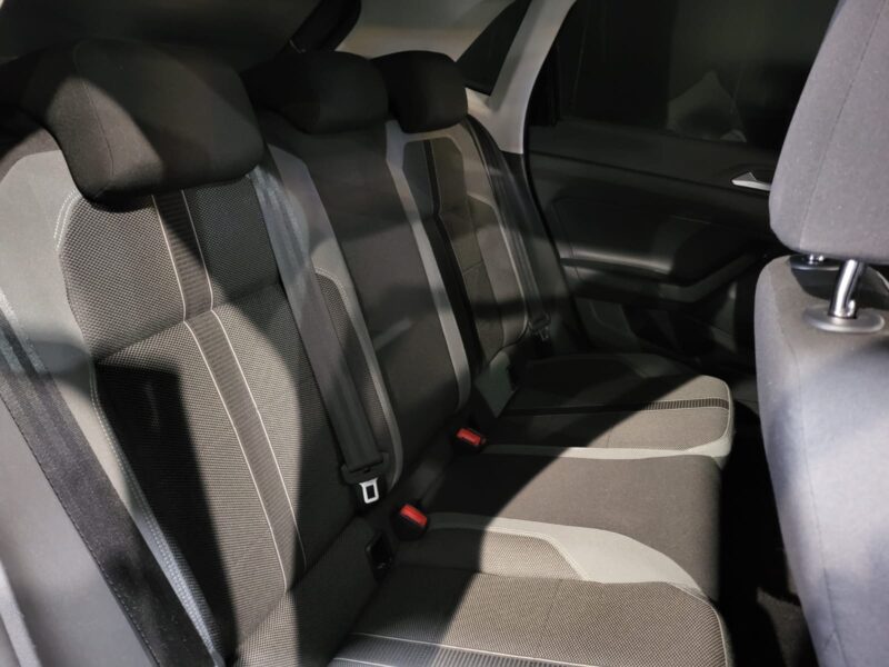 VOLKSWAGEN POLO 1.0 TSI 110cv R-line AppleCarplay , Feu Led , Régulateur / Limiteur