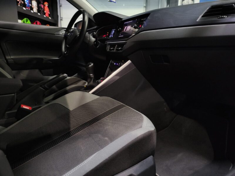 VOLKSWAGEN POLO 1.0 TSI 110cv R-line AppleCarplay , Feu Led , Régulateur / Limiteur