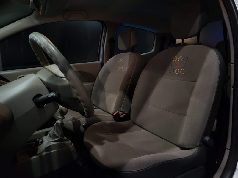 RENAULT TWINGO 1.2 16V 75cv FINITION AUTHENTIQUE