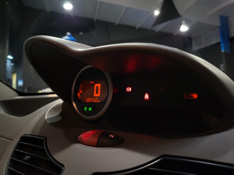 RENAULT TWINGO 1.2 16V 75cv FINITION AUTHENTIQUE