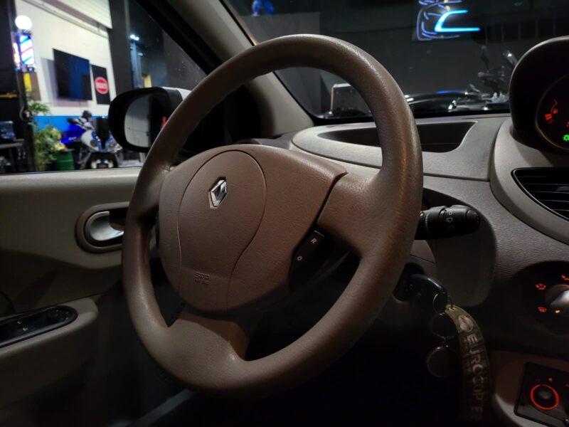 RENAULT TWINGO 1.2 16V 75cv FINITION AUTHENTIQUE