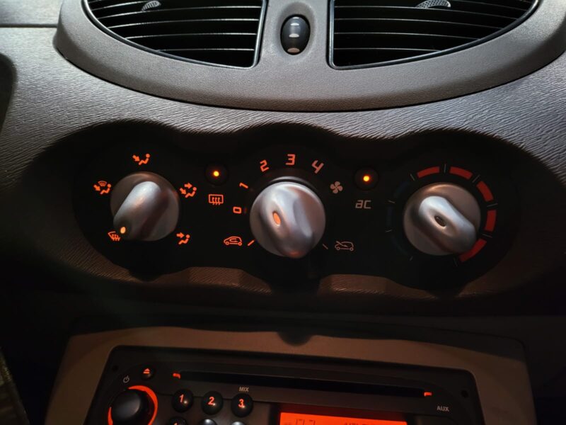 RENAULT TWINGO 1.2 16V 75cv FINITION AUTHENTIQUE