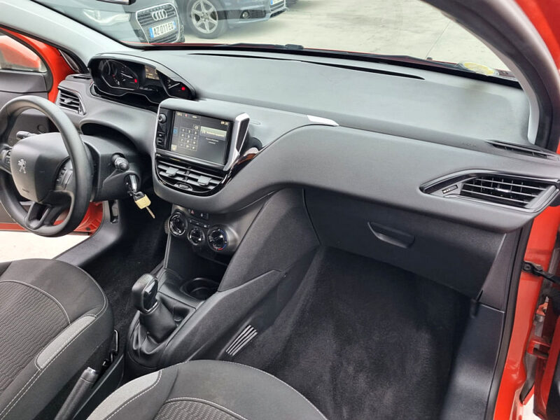 PEUGEOT 208 1.6 HDi 75 Active