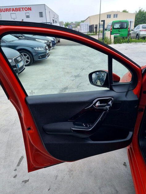 PEUGEOT 208 1.6 HDi 75 Active