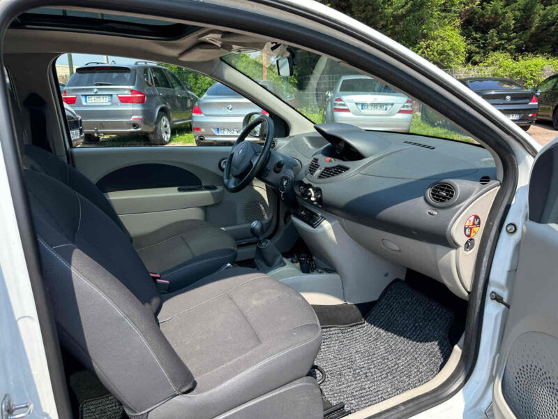 Renault Twingo 1.2L 75 CV Night & Day / Toit Panoramique