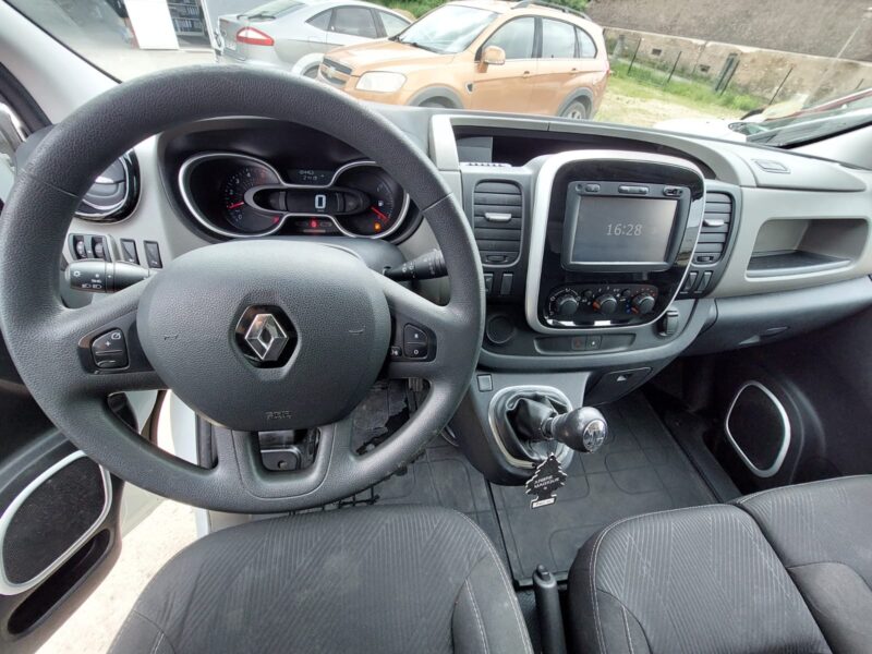 RENAULT TRAFIC III Camionnette 2017