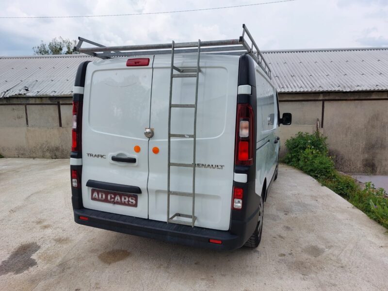 RENAULT TRAFIC III Camionnette 2017