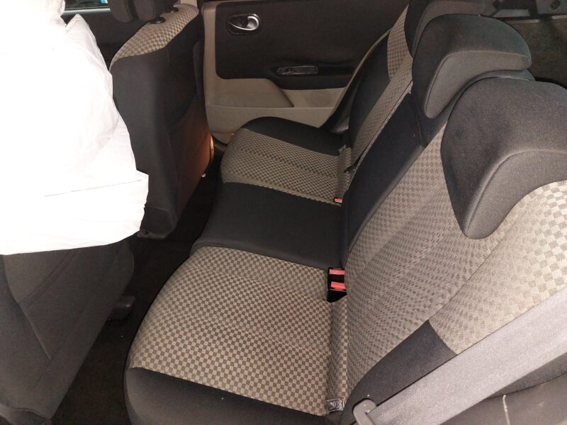 RENAULT MEGANE 1.4 98CV PRIVILEGE 74000 KM