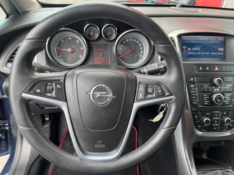 OPEL ASTRA J Toit Ouvrant Panoramique 