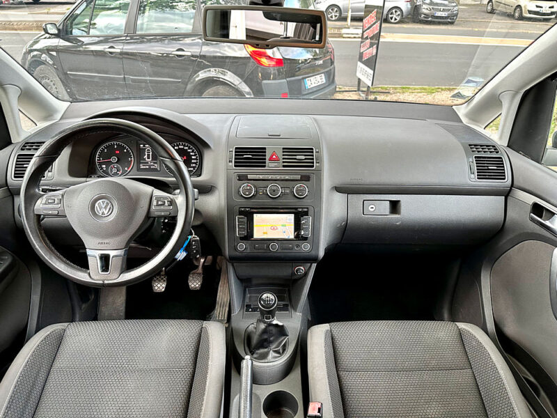 VOLKSWAGEN TOURAN 2012