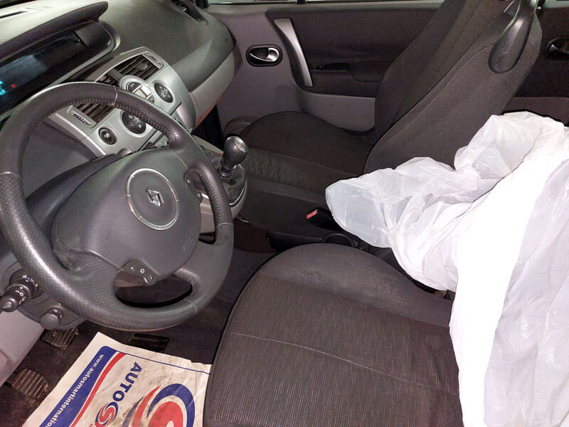 RENAULT SCÉNIC II PHASE II 1.6 110