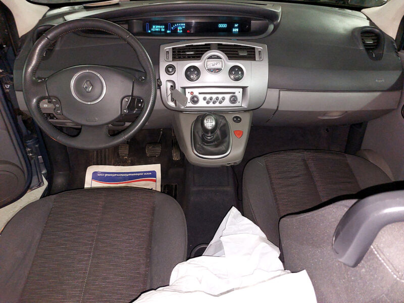 RENAULT SCÉNIC II PHASE II 1.6 110