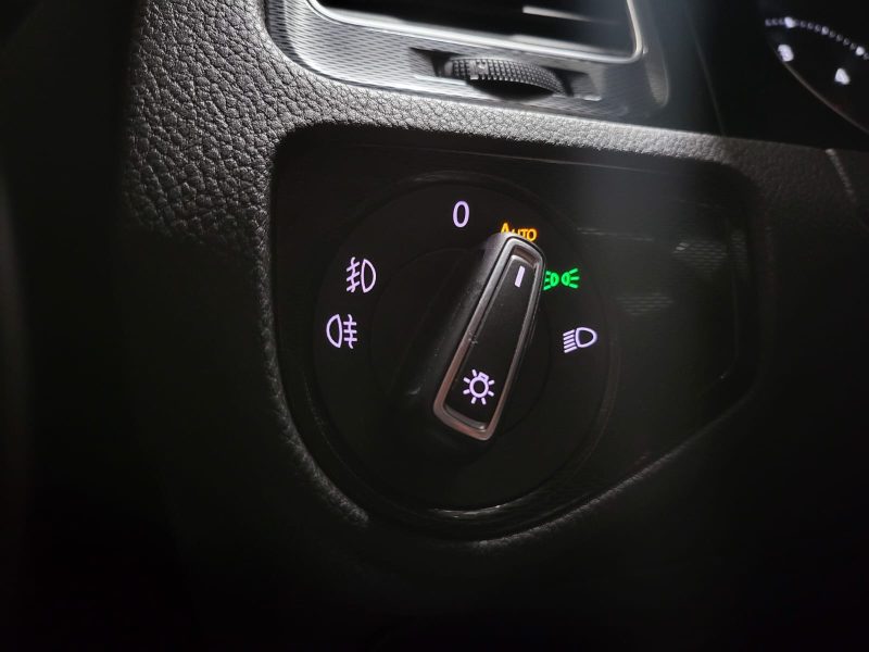 VOLKSWAGEN GOLF VII 7 GTD 2.0 TDI 184 CV ACC / TO / SIEGES ELECTRIQUE