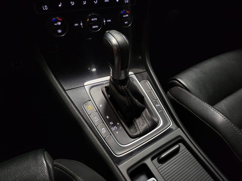 VOLKSWAGEN GOLF VII 7 GTD 2.0 TDI 184 CV ACC / TO / SIEGES ELECTRIQUE